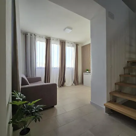 Salionze Apartments *