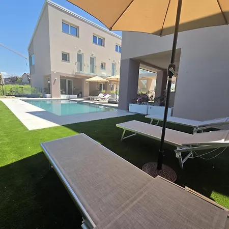 Salionze Apartments